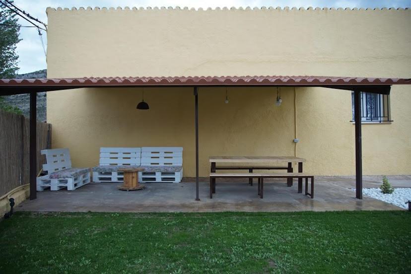 La Casa Del Rio Villa Granja Llumes Exterior photo